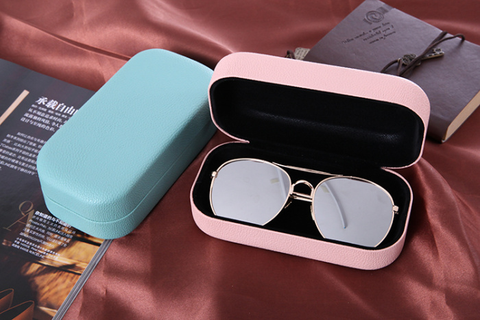 The high-end sunglasses glasses box tin box and sun glasses box The high-end sunglasses glasses box tin box and sun glasses box