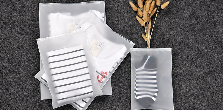 Transparent Frosted travel packing bag, luggage and clothing packing, sealed bag, thickened 22 silk Transparent Frosted travel packing bag, luggage and clothing packing, sealed bag, thickened 22 silk