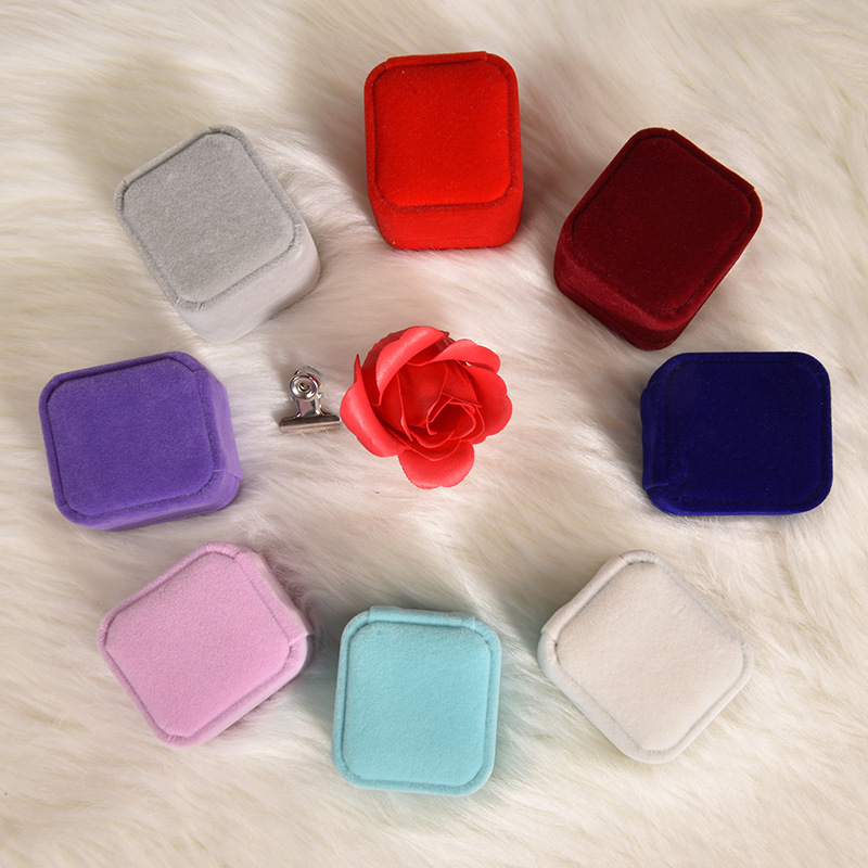 Popular Flannelette Ear Studs and Ring Box Chinese Valentine&#039;s Day Necklace Pendant Gift Box Flocking Rounded Packing Box Customized Wholesale