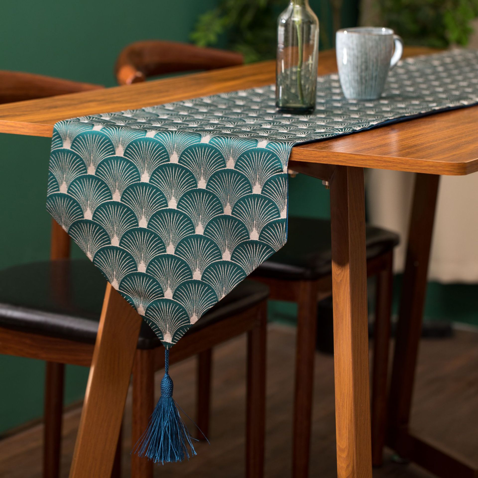 New Chinese Style Table Runner Jacquard Ribbon Tassel Satin Jacquard Fabric Peacock Open Screen National Fashion Graphic Tea Mat Factory Direct Supply