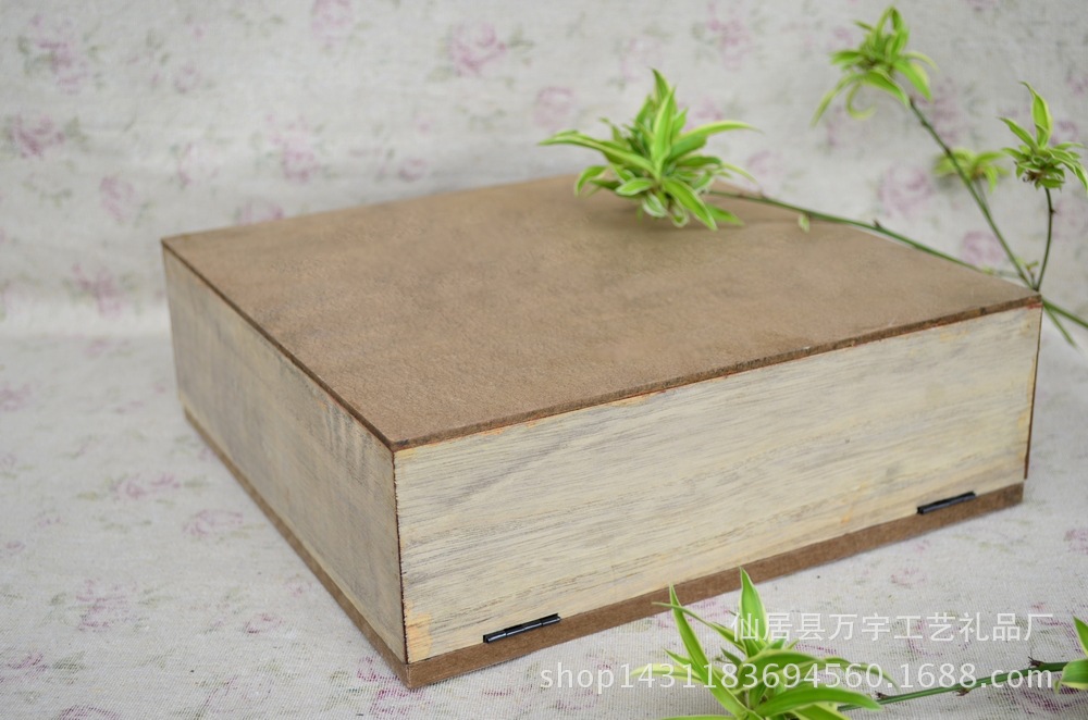 Zakka wooden box to make old jewelry box transparent carving decoration pieces about nine grid carving groceries Zakka wooden box to make old jewelry box transparent carving decoration pieces about nine grid carving groceries