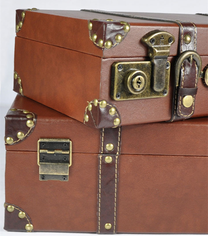 Retro British Style Suitcase Portable Wooden Box Storage Box Antique Wooden Box Show Window Decoration Display Shooting Props Retro British Style Suitcase Portable Wooden Box Storage Box Antique Wooden Box Show Window Decoration Display Shooting Props