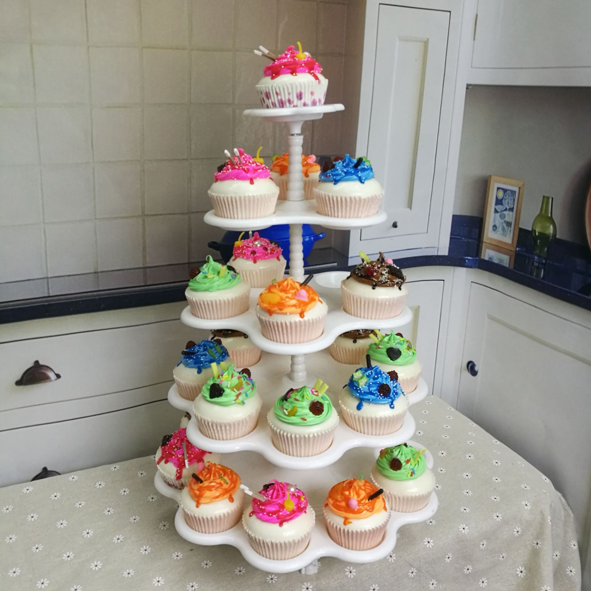 Afternoon Tea Dessert Tray MultiLayer Plastic Fruit Plate Dessert Table Decoration Cake Plate ThreeLayer Cake Stand