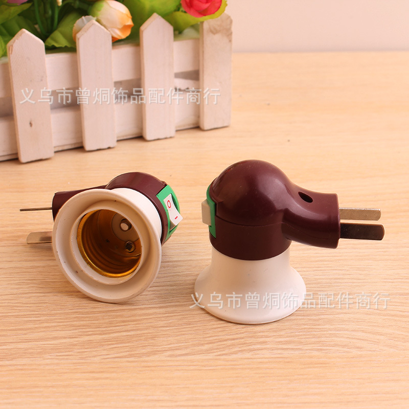 Screw lamp holder with switch socket type pipe wall plastic cap 2 yuan wholesale Department