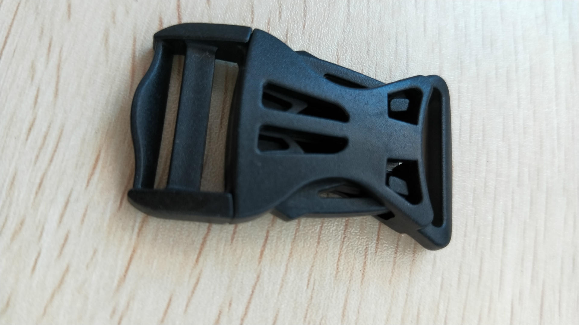 Factory Special Mountaineering Bag Pom Buckle Box Bag Accessories Buckle Plastic Buckle Buckle Hook Buckle Buckle