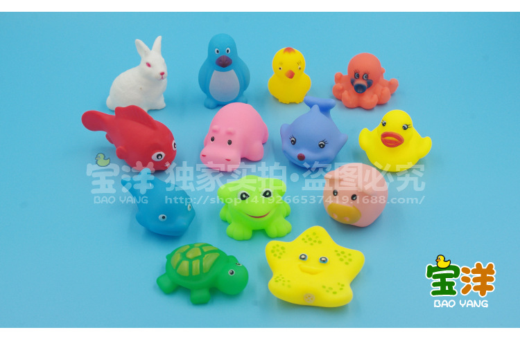 Factory Direct Sales Baby Bath and Water Toys Children Squeeze and Sound Vinyl Animal Plastic Small Yellow Duck Mesh Bag Packaging