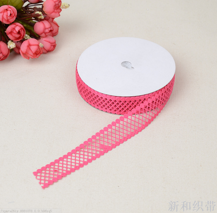 Ultrasonic embossing and hollowed-out mesh DIY packaging accessories.