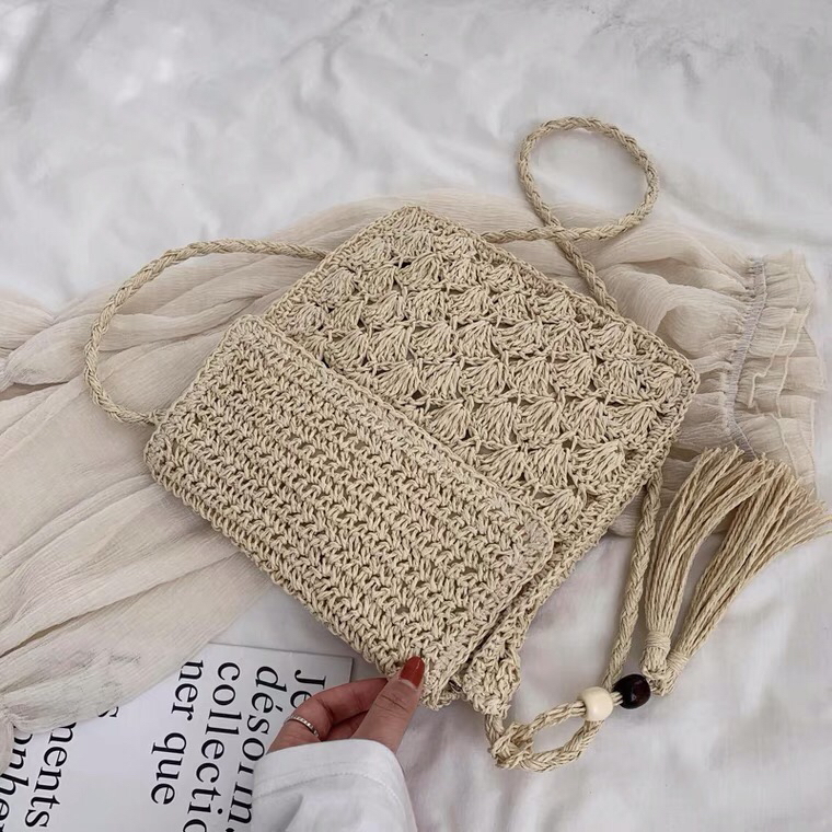 Factory Price Ins New Fan Crochet Paper String Flip Woven Bag Crossbody Straw Bag Beach Casual Women's Bag