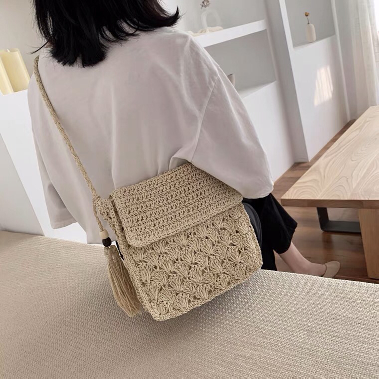Factory Price Ins New Fan Crochet Paper String Flip Woven Bag Crossbody Straw Bag Beach Casual Women's Bag