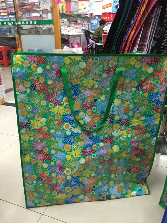Manufacturer direct woven bag duffel bag storage bag PP color printing plastic plaid bag flower big flower bag Manufacturer direct woven bag duffel bag storage bag PP color printing plastic plaid bag flower big flower bag