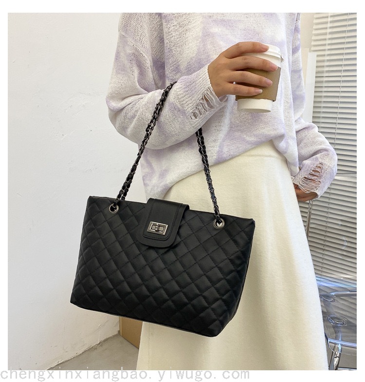  Hand-Held Straw Woven Women's Woven Bag Bag One Shoulder Small Fresh Women's Bag Trendy Women's One Piece Dropshipping