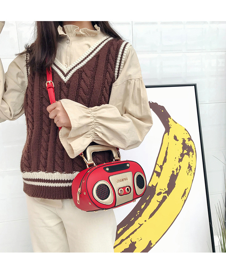 European and American Fashion Simulation Three-Dimensional Shoulder Bag Funny Personality Radio Style Crossbody Rivet Crossbody Bag Women