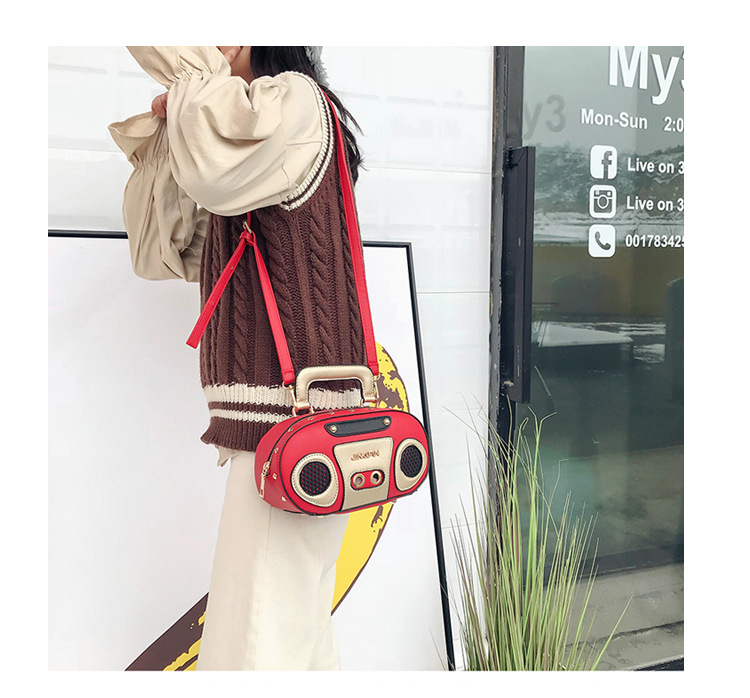 European and American Fashion Simulation Three-Dimensional Shoulder Bag Funny Personality Radio Style Crossbody Rivet Crossbody Bag Women