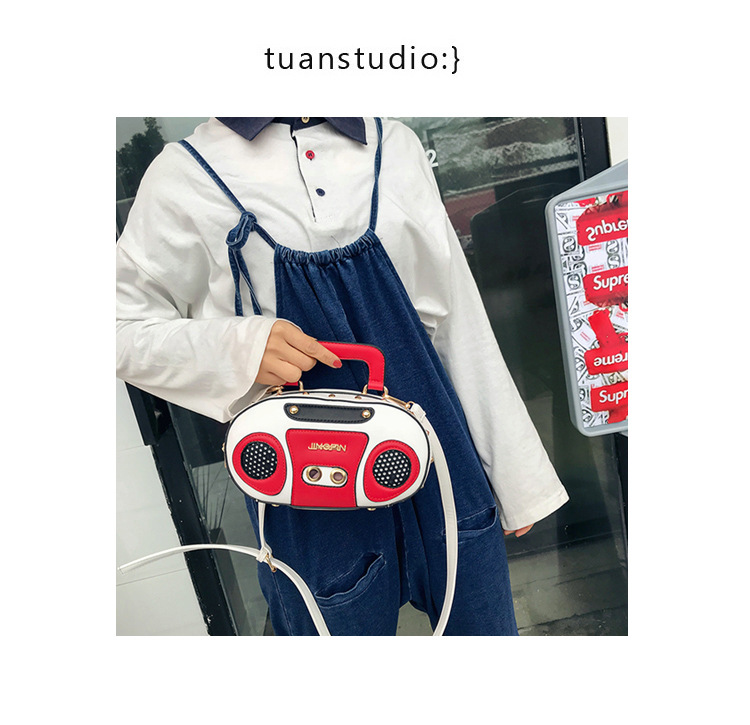 Factory Wholesale European and American Fashion Simulation Radio Stereo Shoulder Bag Funny Personality Crossbody Rivet Crossbody Bag Female Factory Wholesale European and American Fashion Simulation Radio Stereo Shoulder Bag Funny Personality Crossbody Rivet Crossbody Bag Female