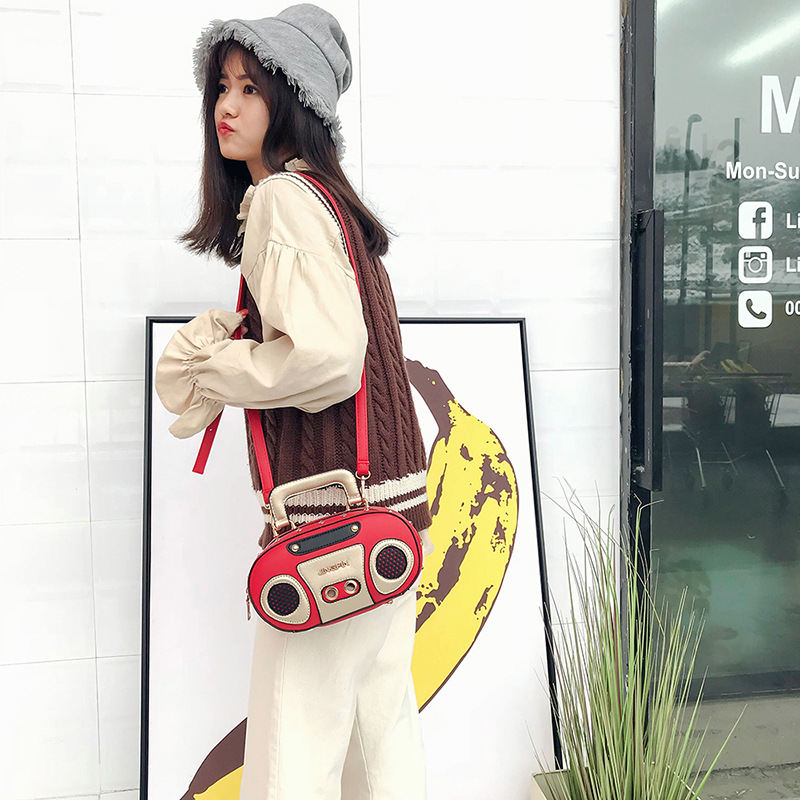 Factory Wholesale European and American Fashion Simulation Radio Stereo Shoulder Bag Funny Personality Crossbody Rivet Crossbody Bag Female Factory Wholesale European and American Fashion Simulation Radio Stereo Shoulder Bag Funny Personality Crossbody Rivet Crossbody Bag Female