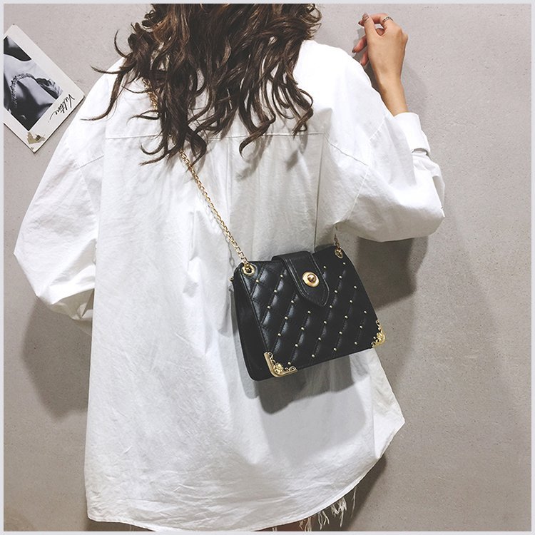 Women's Bag Chanel-Style Rhombus Chain Bag Rivet Small Bag Shoulder Bag Fashion Trendy Messenger Bag Women's Bag Chanel-Style Rhombus Chain Bag Rivet Small Bag Shoulder Bag Fashion Trendy Messenger Bag