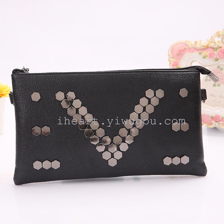 V six M word edge rivet bag