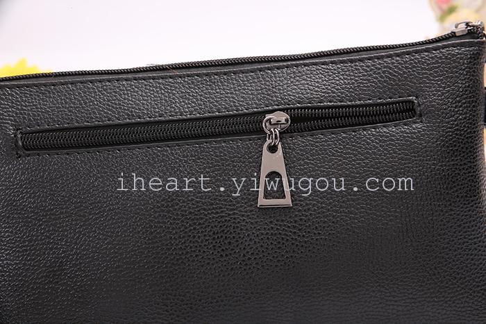 V six M word edge rivet bag