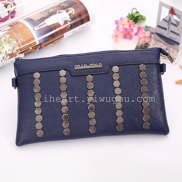 5 rows of rivet bag 5 rows of rivet bag