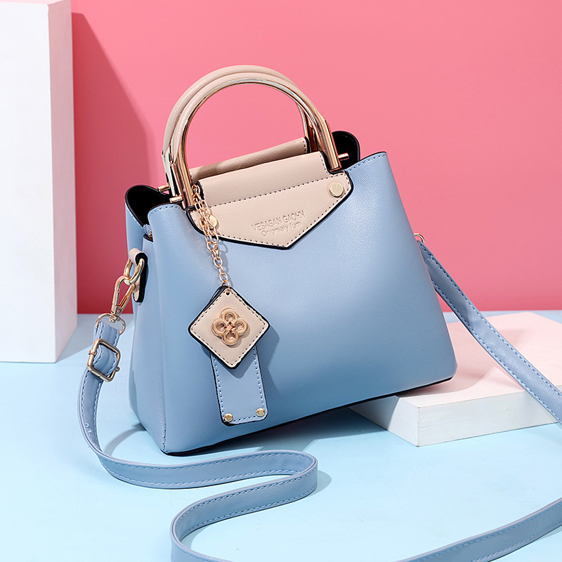 Factory Direct Sales Comes with Non-Slip Rivet High Quality PU Leather Creative Women&#039;s Shoulder Bag Sandwich Pocket Pillow Clutch