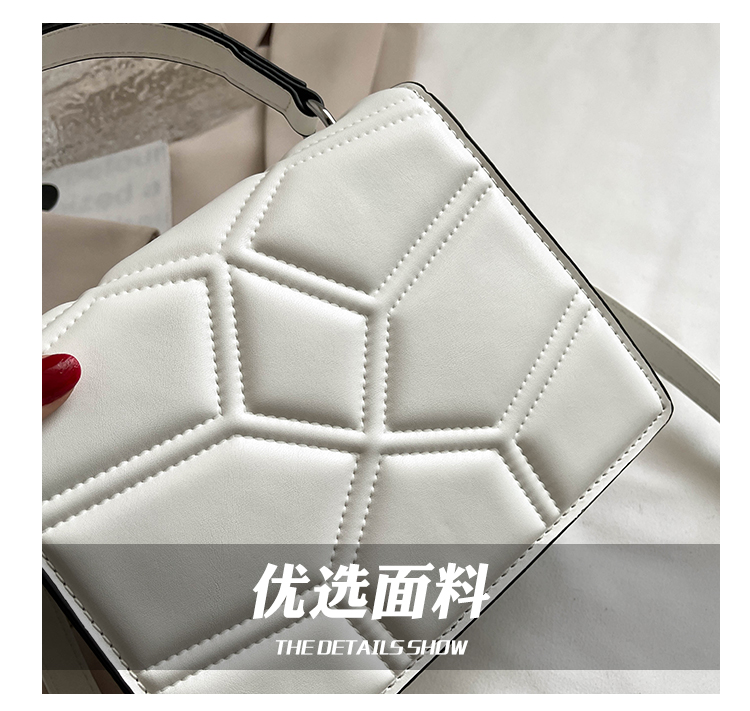Style Crossbody Small Bag Women's Chain Women's Bag Small Square Bag Shoulder Rivet Bag Decorated with a Snake's Head