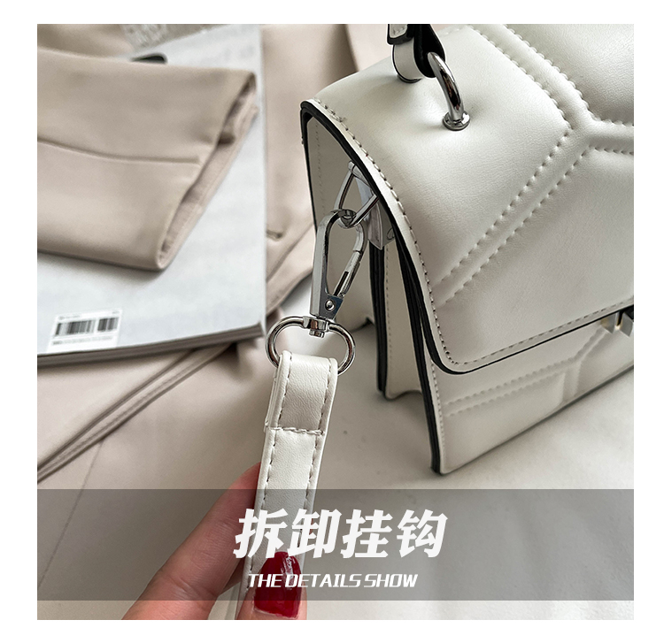 Style Crossbody Small Bag Women's Chain Women's Bag Small Square Bag Shoulder Rivet Bag Decorated with a Snake's Head
