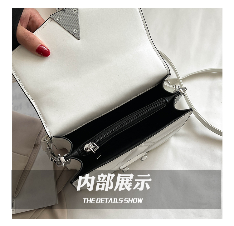 Style Crossbody Small Bag Women's Chain Women's Bag Small Square Bag Shoulder Rivet Bag Decorated with a Snake's Head