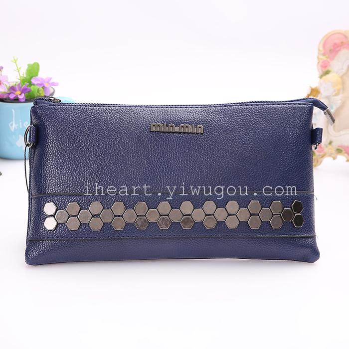The six side of the bottom row rivet bag The six side of the bottom row rivet bag