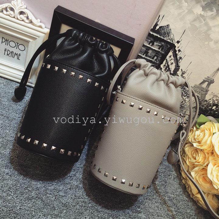 2015 early autumn new tide hand rivet bag small cylinder package Bucket Bag Mini Shoulder Bag Messenger Bag