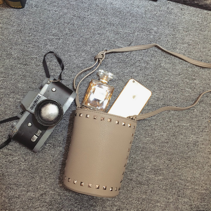 2015 early autumn new tide hand rivet bag small cylinder package Bucket Bag Mini Shoulder Bag Messenger Bag