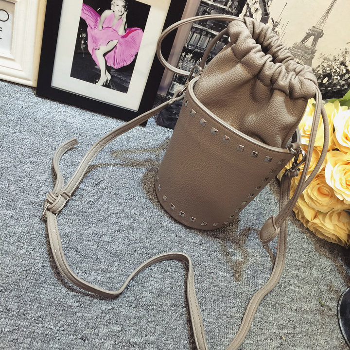 2015 early autumn new tide hand rivet bag small cylinder package Bucket Bag Mini Shoulder Bag Messenger Bag