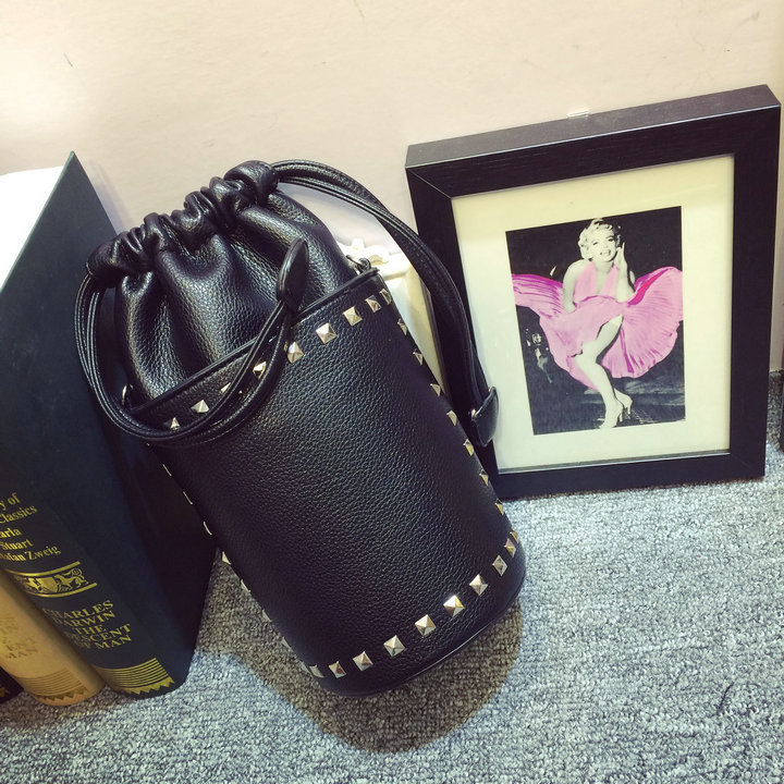 2015 early autumn new tide hand rivet bag small cylinder package Bucket Bag Mini Shoulder Bag Messenger Bag
