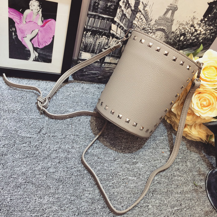 2015 early autumn new tide hand rivet bag small cylinder package Bucket Bag Mini Shoulder Bag Messenger Bag