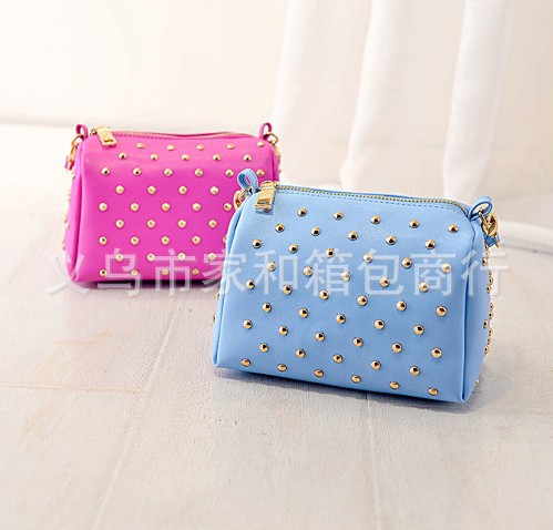  new Korean women bag chain fashion trend of PU bag rivet bag shoulder Messenger bag