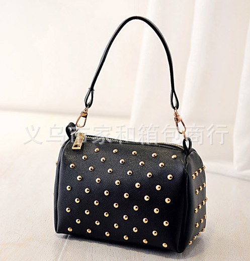  new Korean women bag chain fashion trend of PU bag rivet bag shoulder Messenger bag