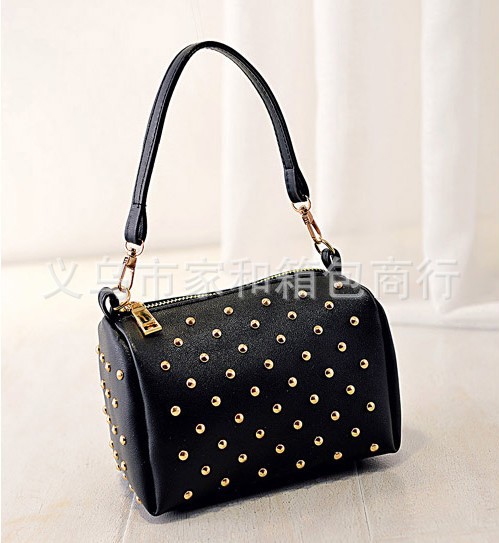  new Korean women bag chain fashion trend of PU bag rivet bag shoulder Messenger bag