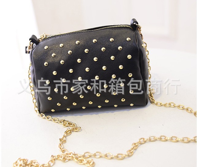  new Korean women bag chain fashion trend of PU bag rivet bag shoulder Messenger bag