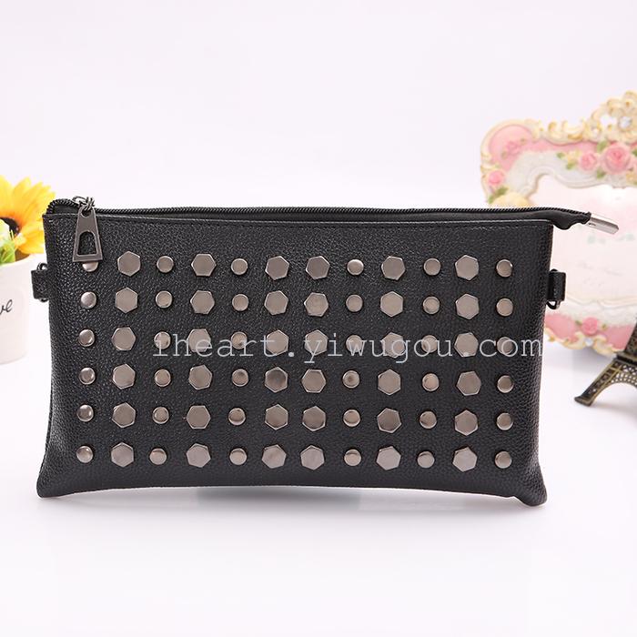 The full version of rivet bag The full version of rivet bag