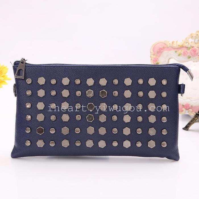 The full version of rivet bag The full version of rivet bag