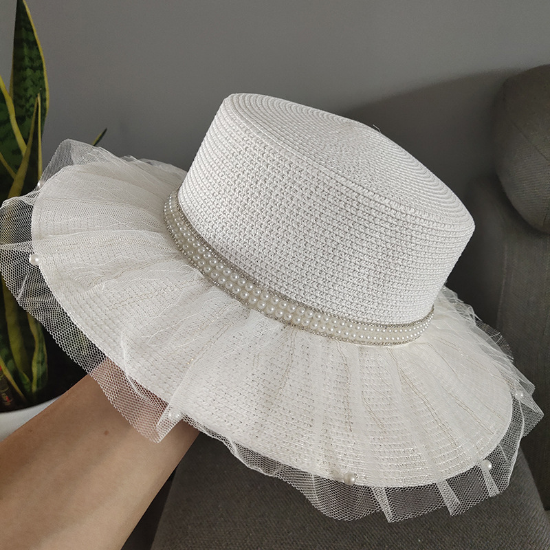 Original design of white wedding dress hat network band aid pearl flat Brim Straw hat with diamond Web celebrity travel sun Hat trend