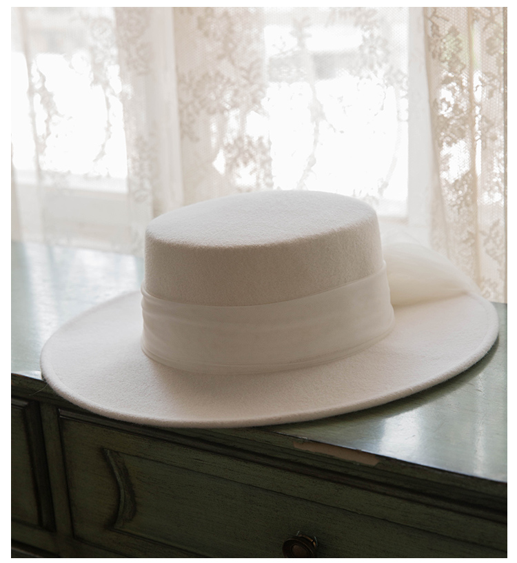White Woolen Flat Top Hat Women's Autumn and Winter French Retro Socialite Wide Brim Wedding Hat