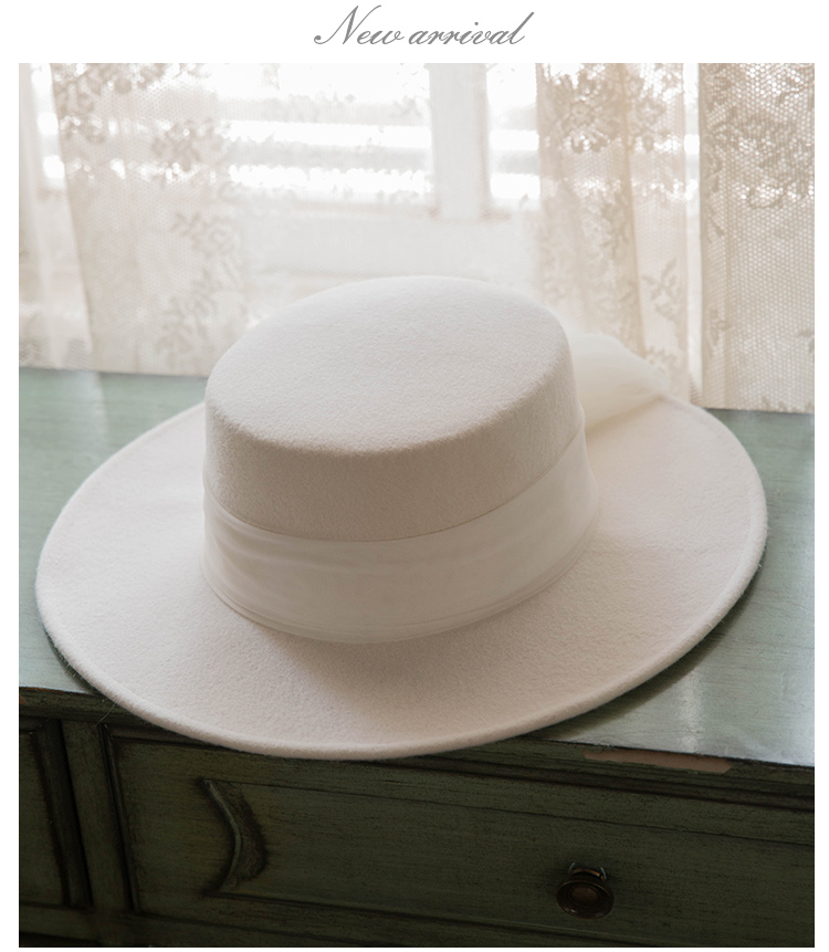 White Woolen Flat Top Hat Women's Autumn and Winter French Retro Socialite Wide Brim Wedding Hat