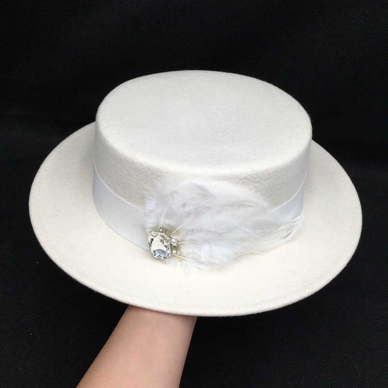 Autumn and Winter New French Elegant Woolen Flat-Top Cap Black and White Feather Wedding Dress Top Wedding Hat