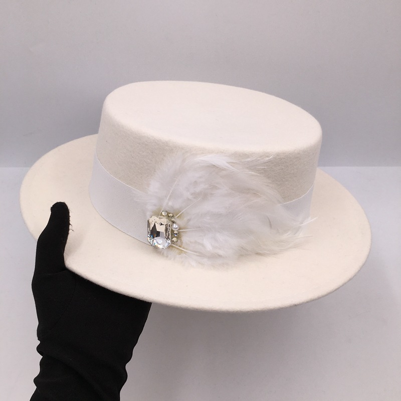Autumn and Winter New French Elegant Woolen Flat-Top Cap Black and White Feather Wedding Dress Top Wedding Hat