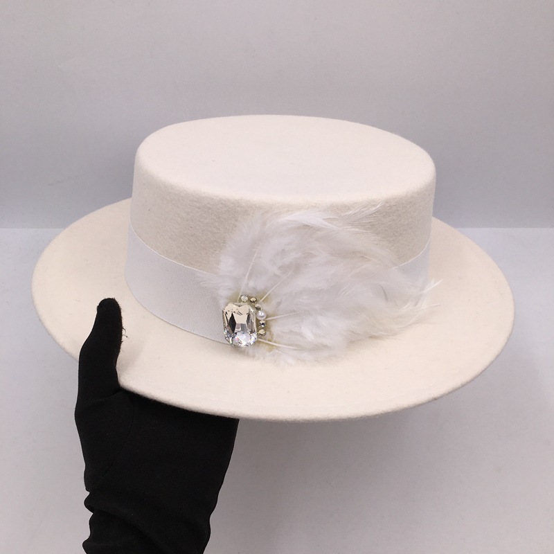 Autumn and Winter New French Elegant Woolen Flat-Top Cap Black and White Feather Wedding Dress Top Wedding Hat