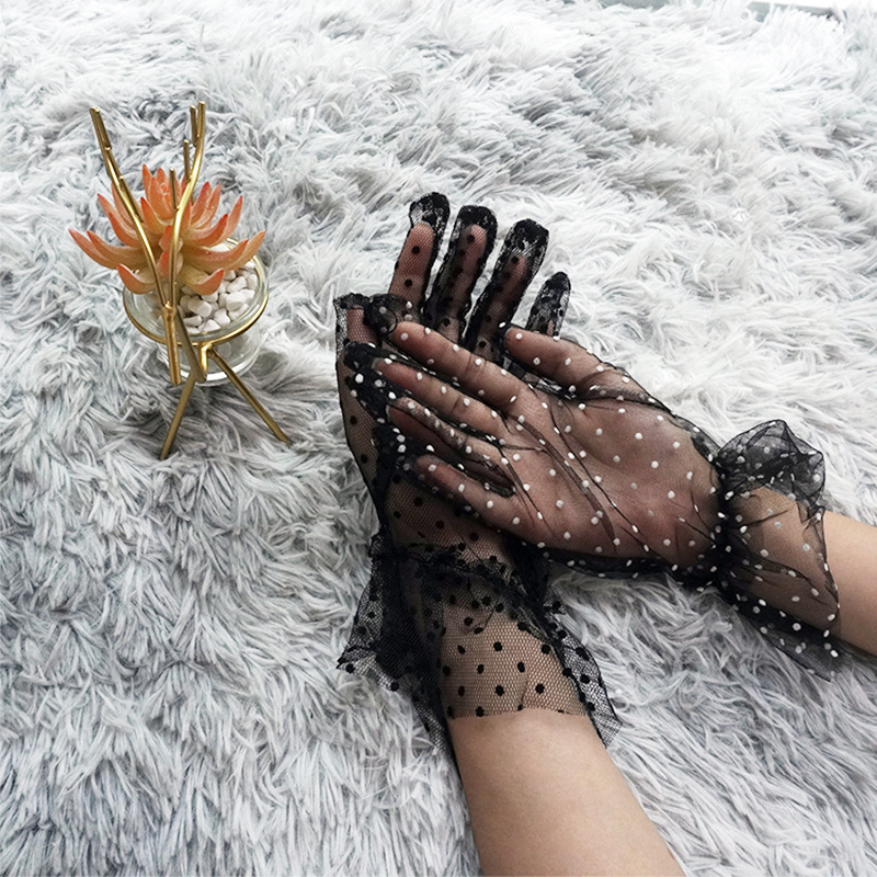 Autumn and Summer Women&#039;s Lace Sun Protection Spot Cycling Clothing Short Gauze Lace Wedding Gloves Factory Direct Supply