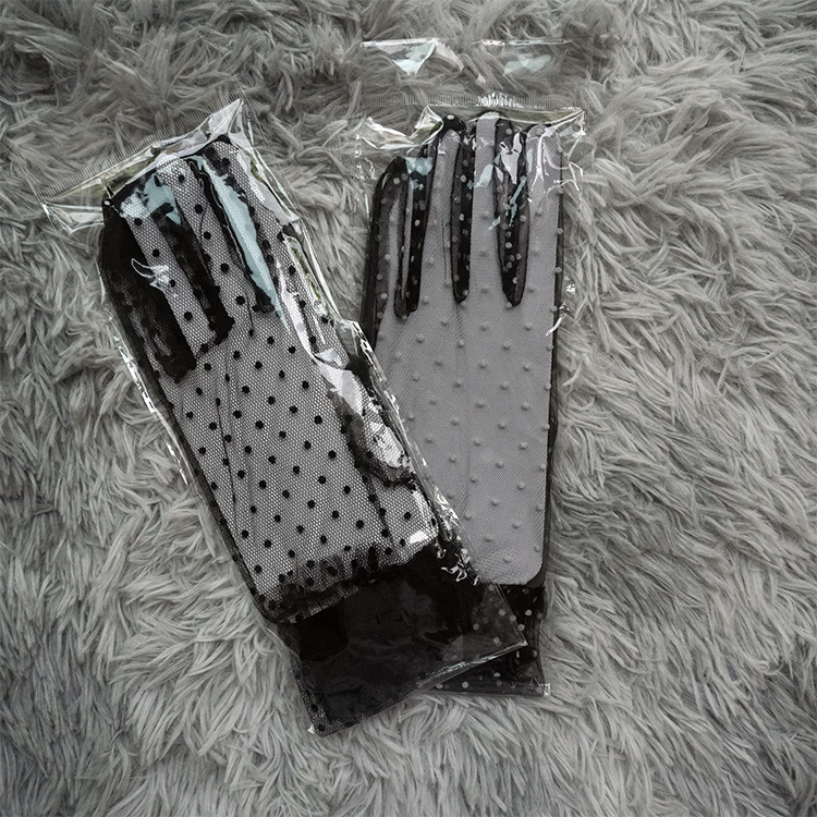 Autumn and Summer Women&#039;s Lace Sun Protection Spot Cycling Clothing Short Gauze Lace Wedding Gloves Factory Direct Supply