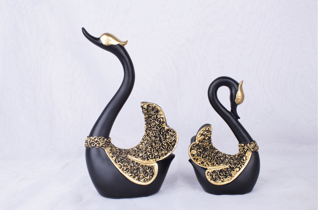 Resin Decorations Crafts European Couple Swan Home Decorations Wedding Gifts Wine Cabinet Decorations Resin Decorations Crafts European Couple Swan Home Decorations Wedding Gifts Wine Cabinet Decorations