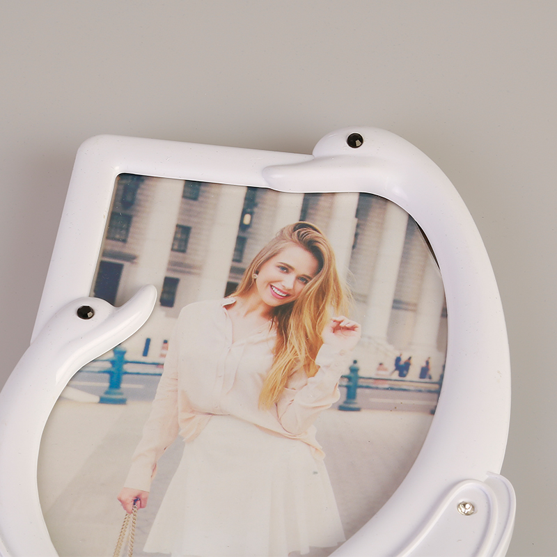 Creative Fashion New Plastic White Peacock/Swan Photo Frame 7-Inch Photo Frame Wedding Photo Frame Wholesale