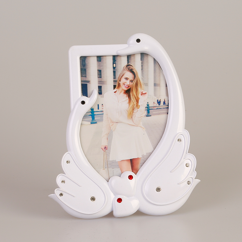 Creative Fashion New Plastic White Peacock/Swan Photo Frame 7-Inch Photo Frame Wedding Photo Frame Wholesale